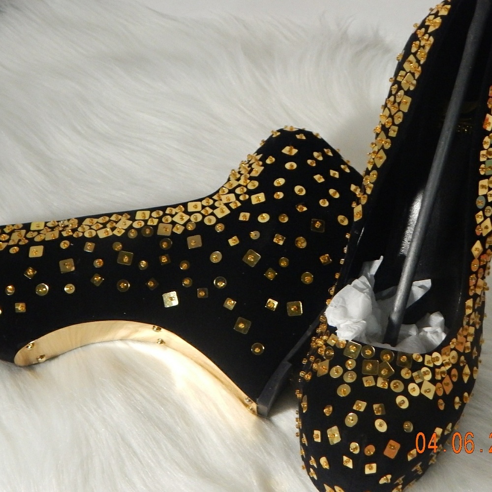 Black & Gold Velvet Wedges - Picture 4 of 6